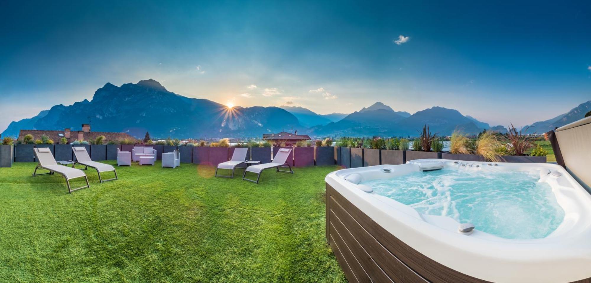 Maffei Apartments - Active Holidays Riva del Garda Exterior photo
